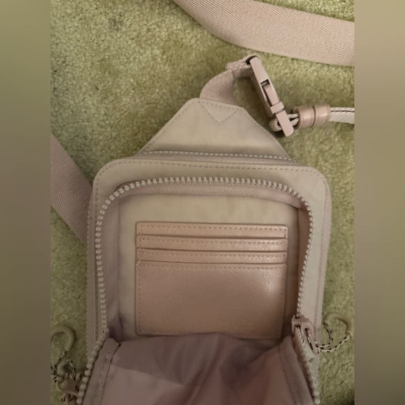 Beis Crossbody Bag/Sport Sling - Picture 7 of 8